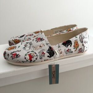 TOMS Women’s 8.5 Holiday Christmas Cat Slip Ons